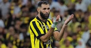 إصابة كريم بنزيما تقلق الاتحاد السعودي قبل المواجهة المرتقبة في الدوري