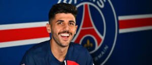 باريس سان جيرمان يتعاقد مع نجم برازيلي لتعزيز خط الهجوم