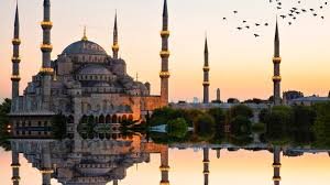 إقبال قياسي على السياحة في Turkey مع بداية موسم الصيف
