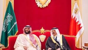 ولي العهد السعودي يؤكد لملك البحرين تضامن المملكة وإدانتها للاعتداءات الإيرانية