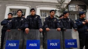 تركيا توقف 39 مشتبهاً بالانتماء إلى داعش وتصادر أسلحة وأموالاً في إسطنبول