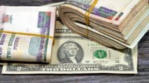 الدولار يتراجع في مصر لأدنى مستوى دون 51 جنيهاً.. هل يواصل الجنيه مكاسبه؟