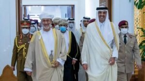 السعودية وسلطنة عُمان تؤكدان أهمية حماية الملاحة البحرية ودعم الحلول الدبلوماسية